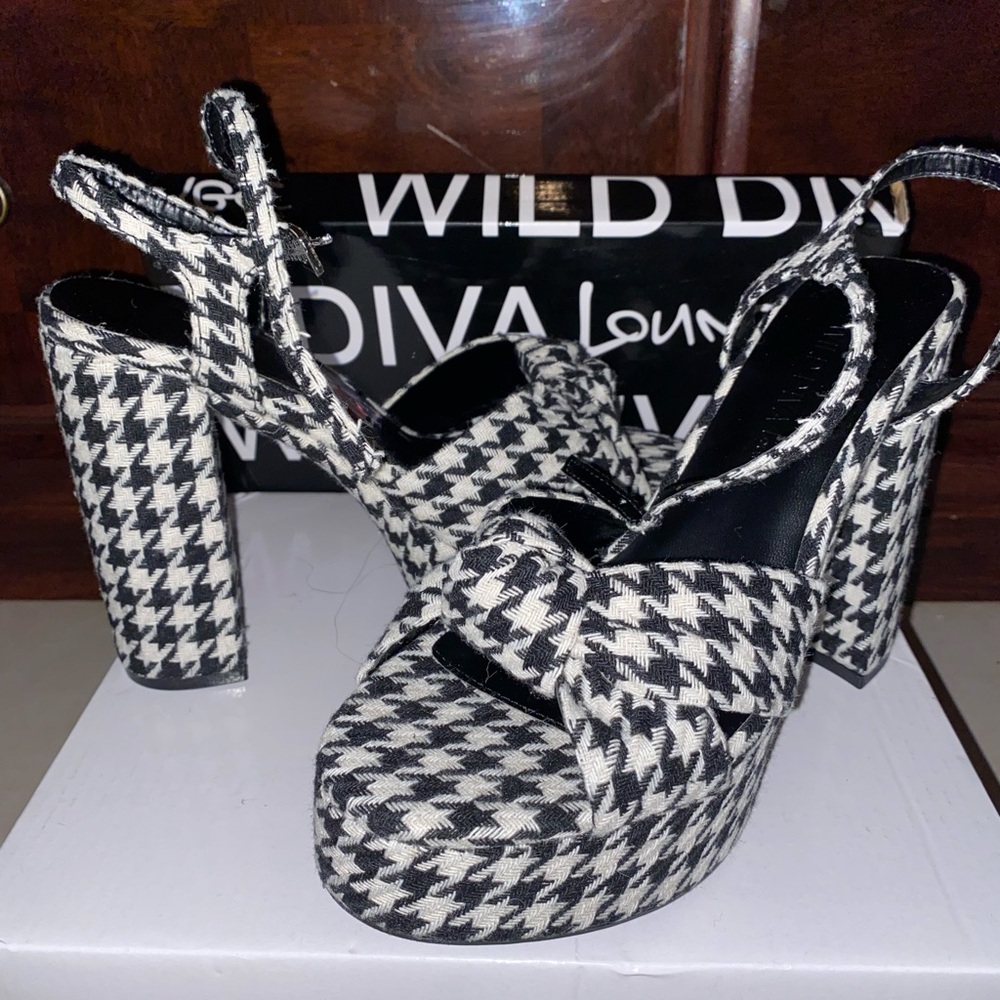 Wild Diva Women's Black and White Houndstooth Platform Heels